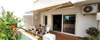 Balkón alebo terasa v ubytovaní Ferienhaus mit Pool, primera linea