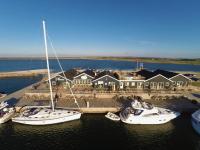 Příroda nedaleko ubytování na lodi