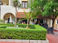 Zahrada ubytování Duquesa Regents apt, large balcony with spectacular sea views close to port and beach