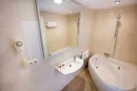 Koupelna v ubytování Cleopatra Spa Hotel