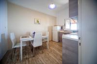 Kuchyňa alebo kuchynka v ubytovaní Joanna Sea View Apartments