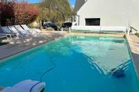 Basen w obiekcie Maison piscine famille nombreuse 13 couchages lub w pobliżu
