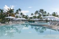 Piscina en o cerca de Serenade Punta Cana Beach & Spa Resort