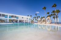 Piscina en o cerca de Serenade Punta Cana Beach & Spa Resort