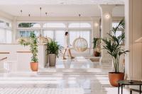 Hostia v ubytovaní Brown Beach Chalkida Kosher Resort, a member of Brown Hotels