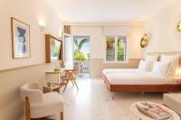 Posedenie v ubytovaní Brown Beach Chalkida Kosher Resort, a member of Brown Hotels