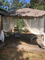 Ogród w obiekcie Chalet avec patio en Haute Corse 5 couchages