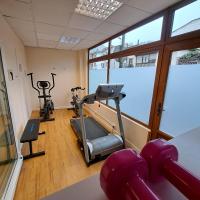 The fitness centre and/or fitness facilities at Hotel Ciudad Cangas de Onis