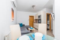 Kuchyňa alebo kuchynka v ubytovaní Apartment in Crikvenica with sea view, terrace, air conditioning, WiFi 3492-2