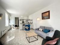 Kuchnia lub aneks kuchenny w obiekcie Appartement F3 avec Terrasse, Proche Centre et Thermes, Animaux Acceptés - Lamalou-les-Bains - FR-1-451-174