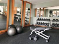 Das Fitnesscenter und&#47;oder die Fitnesseinrichtungen in der Unterkunft Mövenpick Hotel Jumeirah Beach
