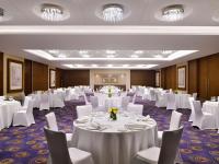 Ein Restaurant oder anderes Speiselokal in der Unterkunft Mövenpick Hotel Jumeirah Beach 
