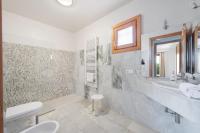 A bathroom at Sa Carrotja