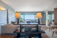 Posezení v ubytování Luxury Oceanfront at Reid's Gardens