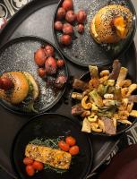 Jídlo v hotelu nebo okolí