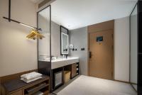 Atour Hotel Tianjin Zhongbei Haitai Industrial Parkにあるバスルーム