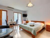 Posteľ alebo postele v izbe v ubytovaní Apartment Alba-3 by Interhome