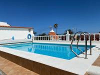 The swimming pool at or close to La Palmita
