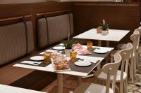 Jídlo v hotelu nebo okolí