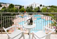 Bazén v ubytování Hotel Laguna Garden nebo v jeho okolí