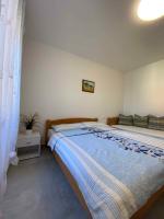Posteľ alebo postele v izbe v ubytovaní Apartments in Silo/Insel Krk 35162