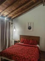 Posteľ alebo postele v izbe v ubytovaní Traditional Stone Cottage in Palio Elatohori