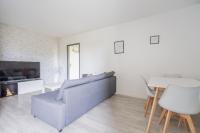 Televízia a/alebo spoločenská miestnosť v ubytovaní SWEET CONDO - 10 DISNEY - 1 MIN GARE