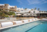 Bazén v ubytování New Paradise Beach Resort - Adults only nebo v jeho okolí