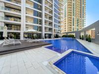 Bazén v ubytování StoneTree - Fully Furnished 1BR in Dubai Marina nebo v jeho okolí