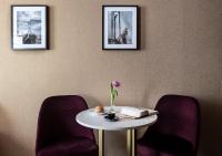 A seating area at Duomo Hotel & Apartments