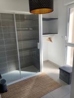 Kúpeľňa v ubytovaní Maison 100m2 - Jaccuzzi, Jardin, 10 min plages