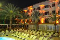 Bazén v ubytování Cinar Family Suite Hotel Side nebo v jeho okolí
