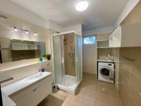 Łazienka w obiekcie Apartment Rosnička, Perfect Location with 24h Checkin, Balcony, AC & Free Parking