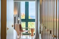 Posezení v ubytování Luxury Oceanfront at Reid's Gardens