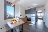 Kuchyň nebo kuchyňský kout v ubytování Hidesign Athens Acropolis Panorama Suite