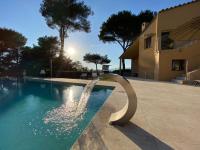Basen w obiekcie FRGK DATCHA "Villa Prestige Mougins" lub w pobliżu