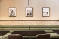 Posezení v ubytování The Londoner Hotel St. Julian's