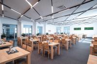 Un restaurant u otro lugar para comer en Hotel VZ Měřín