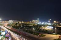 Nespecifikovaný výhled na destinaci Ha Long nebo výhled na město při pohledu z apartmánu