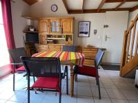 Kuchyňa alebo kuchynka v ubytovaní Appartement 2 pièces proche plage à Dolus d'Oléron – 4 couchages, balcon, parking, local vélo - FR-1-246A-151