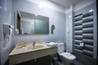 Kylpyhuone majoituspaikassa Meduza Hotel