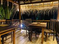 Restaurace v ubytování Rekawa Turtle Gate Hotel