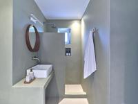 Koupelna v ubytování Private Luxury Scarlet beachfront villa, Molos, Paros