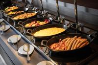 ホテルの敷地内または近くでの食事または食べ物
