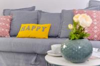 Posedenie v ubytovaní Cozy Apartment with Balcony - Palace of Culture by Rent Like Home