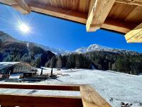 Ein allgemeiner Bergblick oder ein Berglick von des Hotels aus