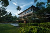 Garður fyrir utan Turi Beach Resort