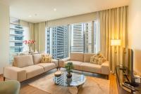 Posezení v ubytování Luton Vacation Homes - Tranquil 2BR Haven in the Heart of Dubai Marina- 28AB04