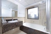 Koupelna v ubytování Stunning Marina & Sea View 4 Bedroom Apartment, Murjan 6 Jumeriah Beach