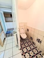 Villa calme grand jardin, à 10mn du centre villeにあるバスルーム